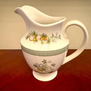 Royal Doulton Creamer
